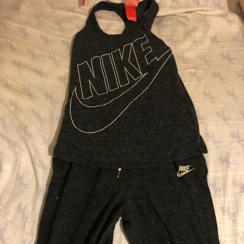 Nike set - Picture 3 of 5